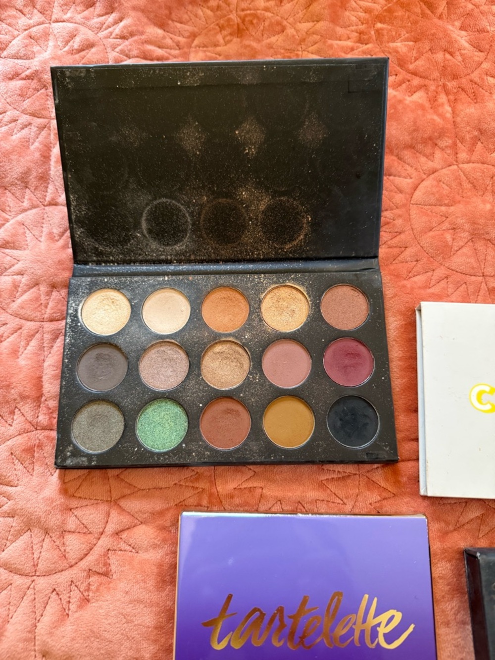 Large Eyeshadow Bundle - Picture 2 of 5